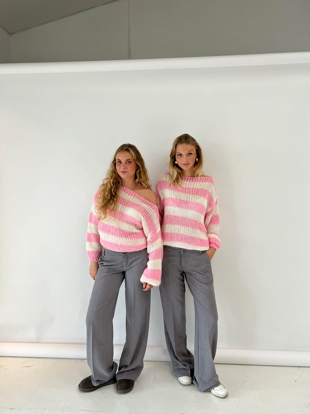 Stilvolle gestrickte Pullover mit trendigen Streifen für einen modischen Look