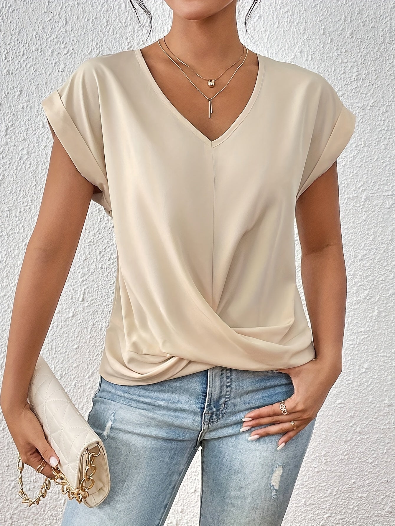 Anka | Bequemes T-Shirt mit elegantem Ausschnitt (TEMPORÄR 1+1 GRATIS!)