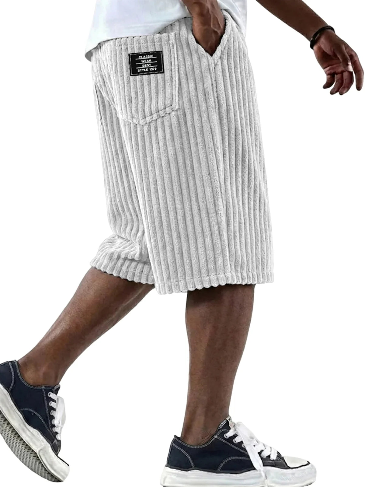 Cord-Shorts mit Stickdetail