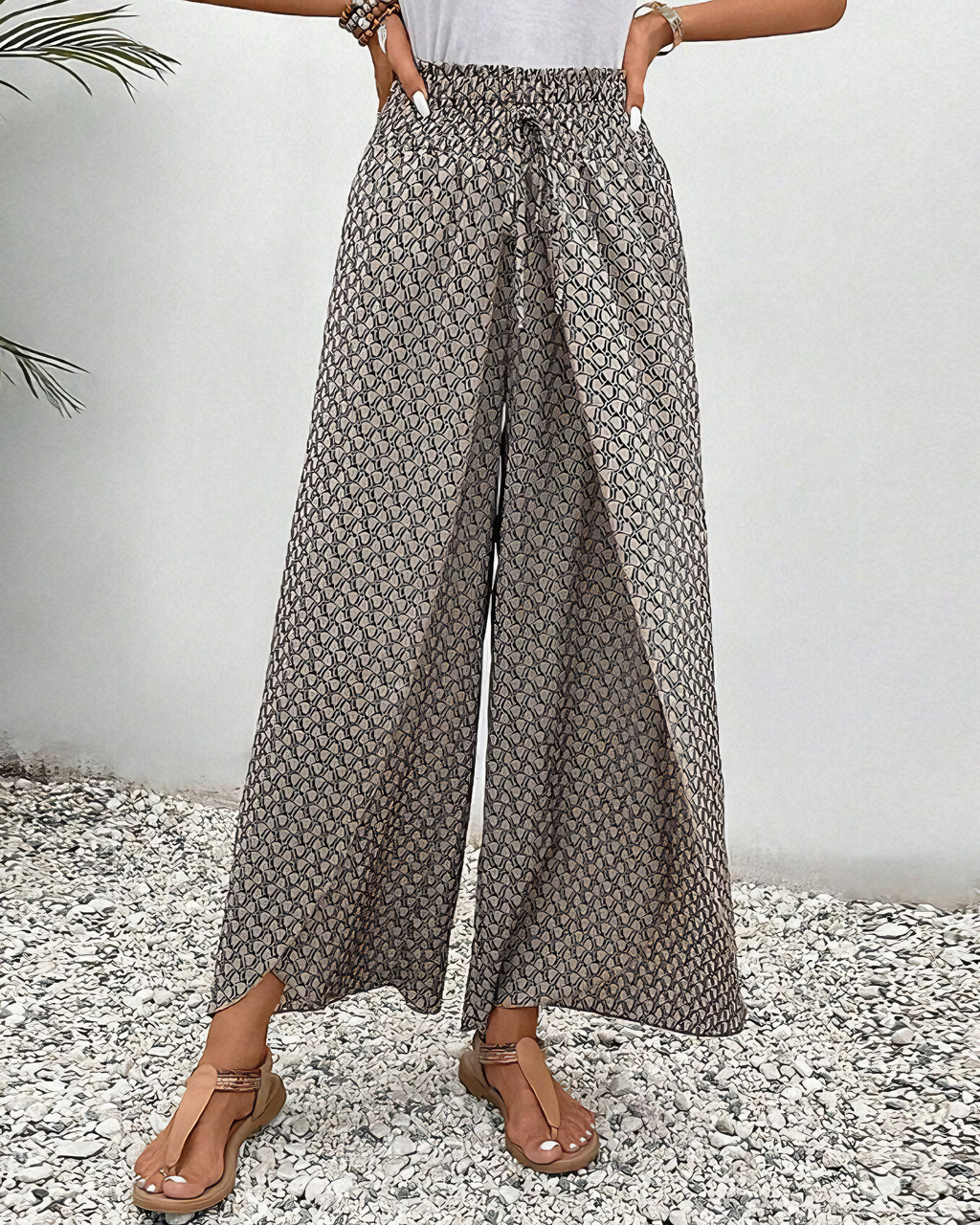 Lisette Hose mit weitem Bein und geometrischem Druck