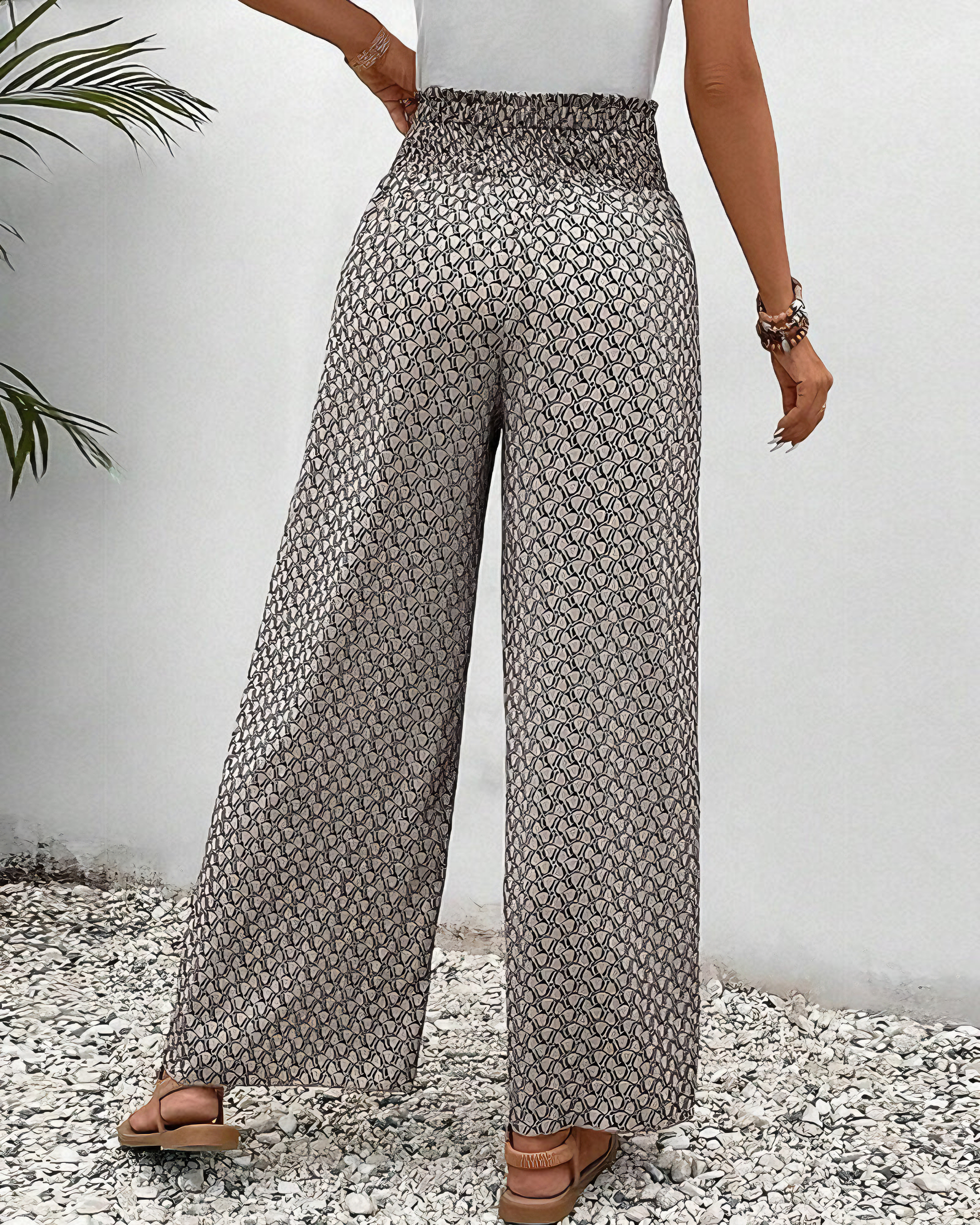 Lisette Hose mit weitem Bein und geometrischem Druck