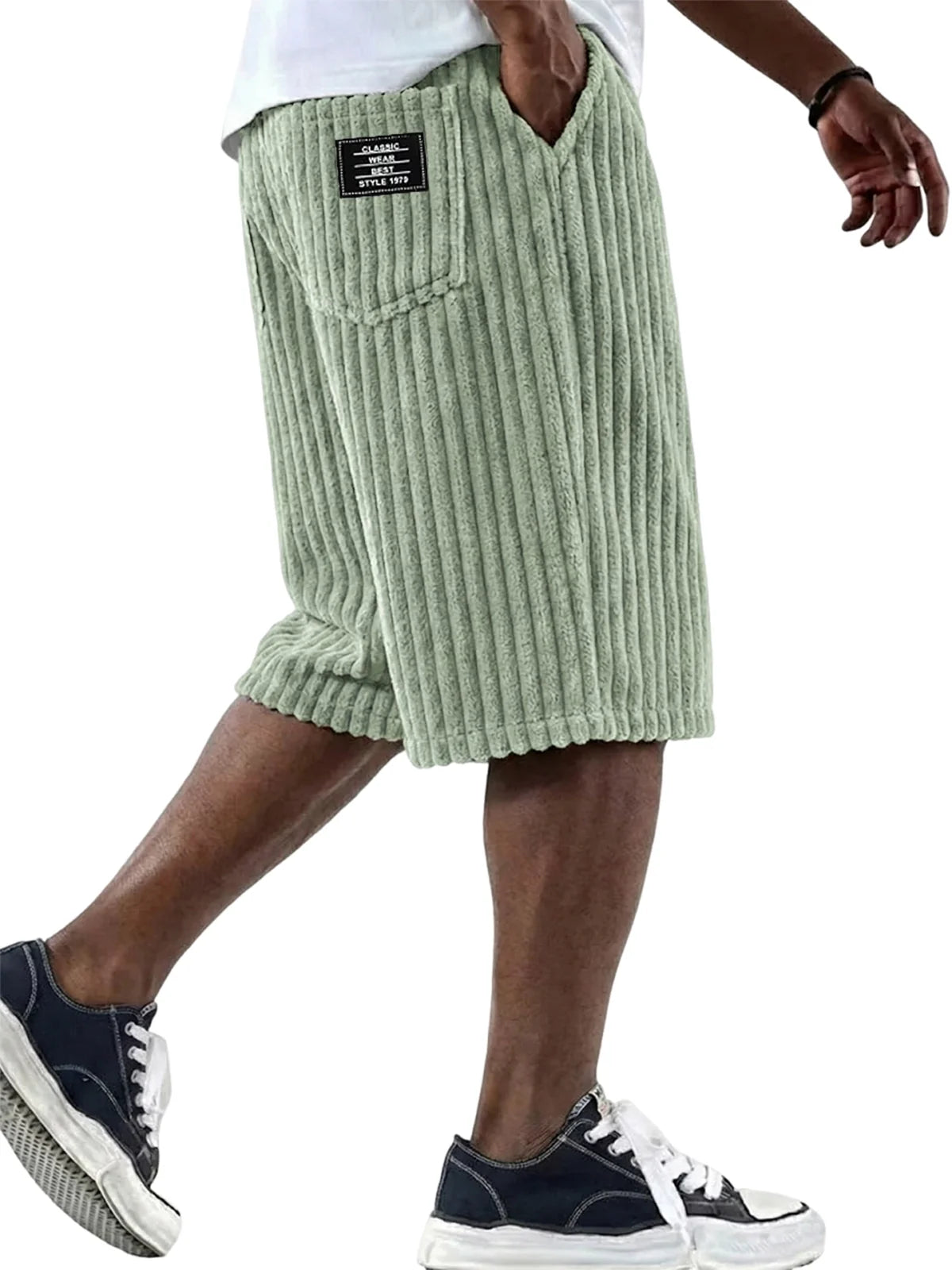Cord-Shorts mit Stickdetail